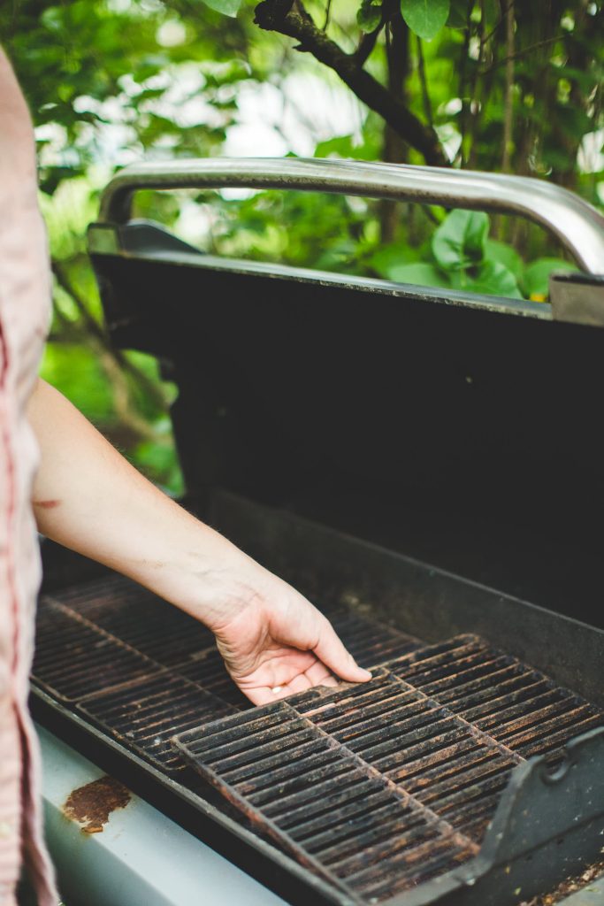 How To Clean An Outdoor Grill